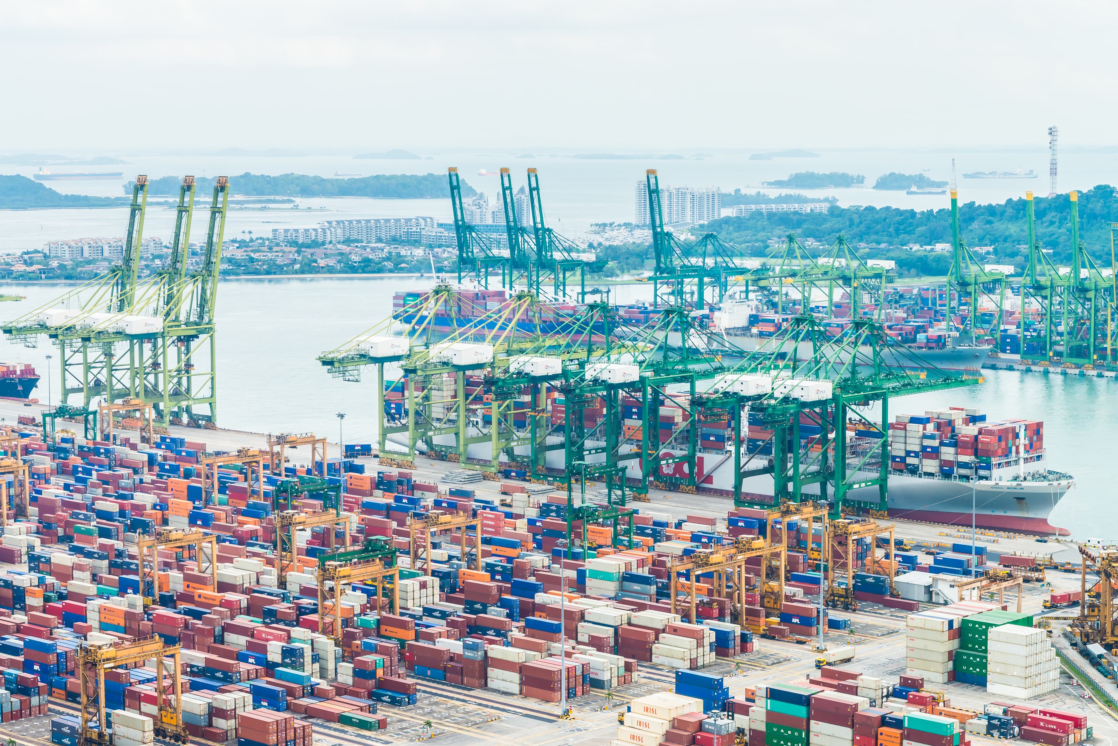 Sea freight cargo ship